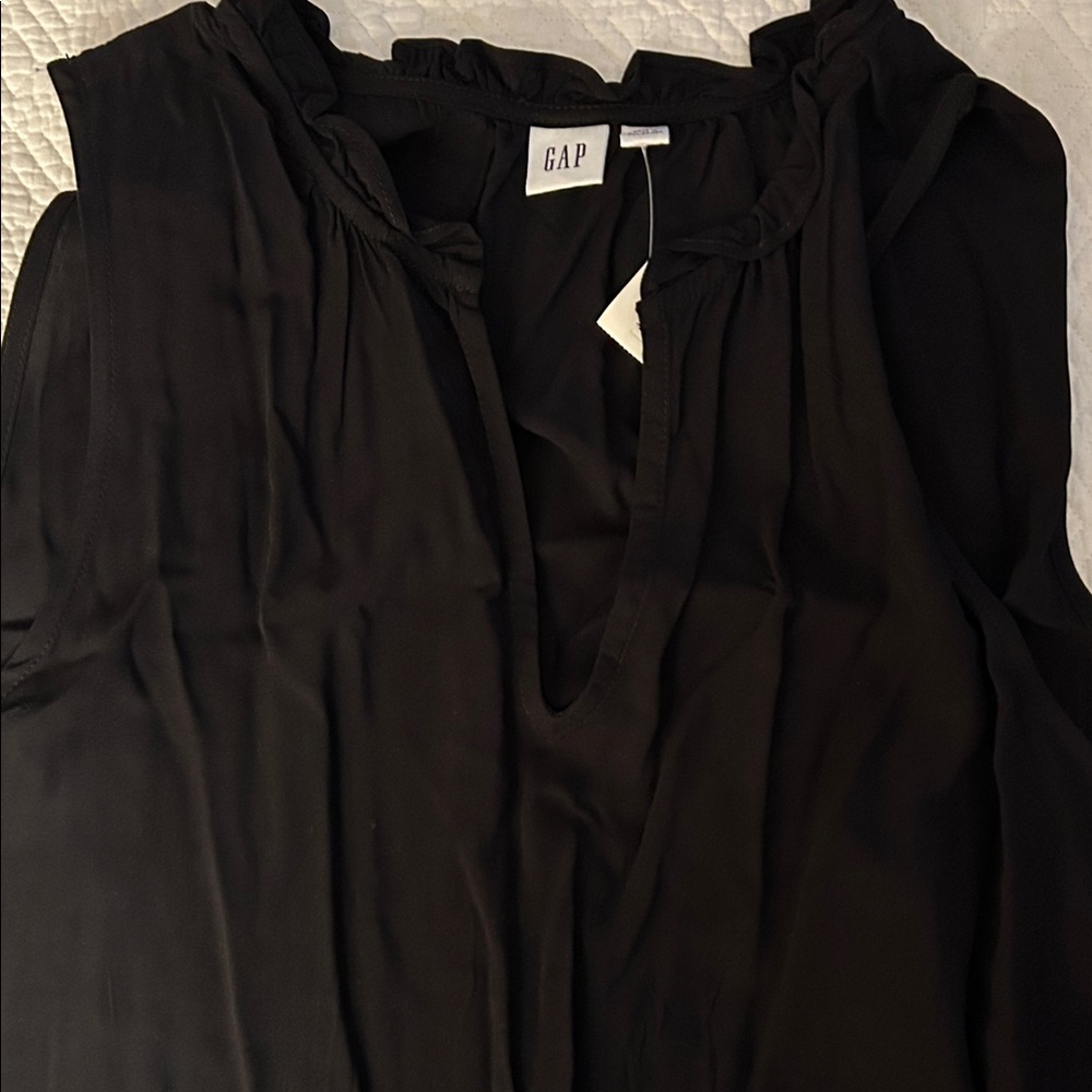 GAP Black Ruffled V-Neck Dress